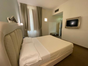 iH Hotels Bari Oriente  Бари